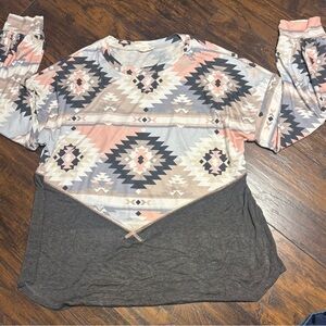 Avery Geometric Long Sleeve Tee in Pink and Gray